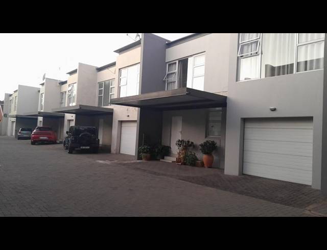 3 BEDROOM TOWNHOUSE FOR SALE IN BENDOR